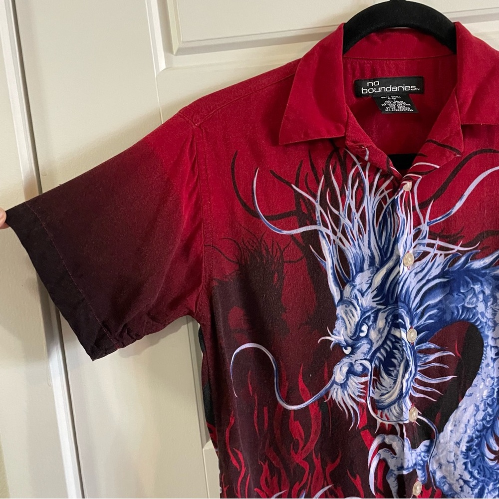 Vintage Y2K Dragon Shirt No Boundaries Flames Red Black Boy Size S 100%Rayon - Picture 3 of 16
